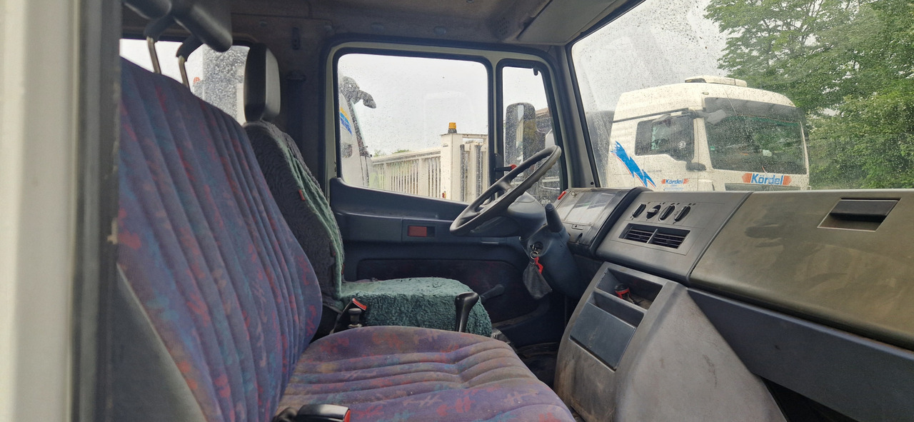 Mercedes-Benz 615D Doka Pritsche, Zustand gut - Avolava pakettiauto, Jatko-ohjaamo kevyt kuorma-auto: kuva Mercedes-Benz 615D Doka Pritsche, Zustand gut - Avolava pakettiauto, Jatko-ohjaamo kevyt kuorma-auto Mercedes-Benz 615D Doka Pritsche, Zustand gut - Avolava pakettiauto, Jatko-ohjaamo kevyt kuorma-auto: kuva Mercedes-Benz 615D Doka Pritsche, Zustand gut - Avolava pakettiauto, Jatko-ohjaamo kevyt kuorma-auto