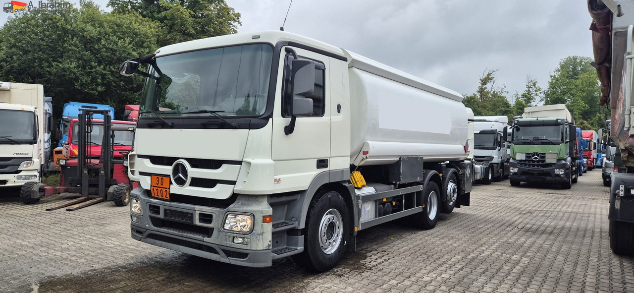 Mercedes-Benz Actros 2536 L 3 Kammern, 19500 L, mp3, Oben Unten Befüllung - Säiliöauto: kuva Mercedes-Benz Actros 2536 L 3 Kammern, 19500 L, mp3, Oben Unten Befüllung - Säiliöauto Mercedes-Benz Actros 2536 L 3 Kammern, 19500 L, mp3, Oben Unten Befüllung - Säiliöauto: kuva Mercedes-Benz Actros 2536 L 3 Kammern, 19500 L, mp3, Oben Unten Befüllung - Säiliöauto
