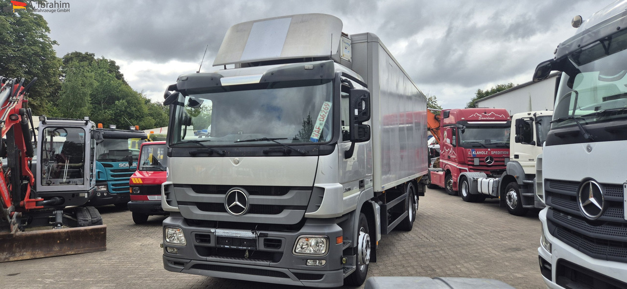 Mercedes-Benz DB 2536, 7,50 m Koffer LBW, Kamera, Carrier 850 Liftachse, mp3 - Refrigeraattori kuorma-auto: kuva Mercedes-Benz DB 2536, 7,50 m Koffer LBW, Kamera, Carrier 850 Liftachse, mp3 - Refrigeraattori kuorma-auto Mercedes-Benz DB 2536, 7,50 m Koffer LBW, Kamera, Carrier 850 Liftachse, mp3 - Refrigeraattori kuorma-auto: kuva Mercedes-Benz DB 2536, 7,50 m Koffer LBW, Kamera, Carrier 850 Liftachse, mp3 - Refrigeraattori kuorma-auto