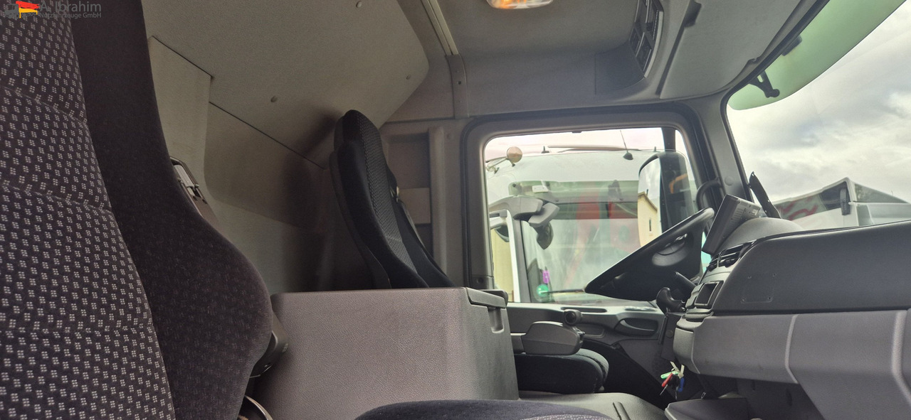 Mercedes-Benz DB 2536, 7,50 m Koffer LBW, Kamera, Carrier 850 Liftachse, mp3 - Refrigeraattori kuorma-auto: kuva Mercedes-Benz DB 2536, 7,50 m Koffer LBW, Kamera, Carrier 850 Liftachse, mp3 - Refrigeraattori kuorma-auto Mercedes-Benz DB 2536, 7,50 m Koffer LBW, Kamera, Carrier 850 Liftachse, mp3 - Refrigeraattori kuorma-auto: kuva Mercedes-Benz DB 2536, 7,50 m Koffer LBW, Kamera, Carrier 850 Liftachse, mp3 - Refrigeraattori kuorma-auto