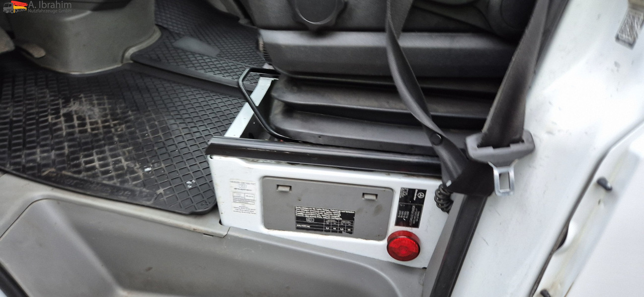 Mercedes-Benz Sprinter DB 319 CDI Automatik, Tempomat, ATM bei 290 tkm - Hinausauto: kuva Mercedes-Benz Sprinter DB 319 CDI Automatik, Tempomat, ATM bei 290 tkm - Hinausauto Mercedes-Benz Sprinter DB 319 CDI Automatik, Tempomat, ATM bei 290 tkm - Hinausauto: kuva Mercedes-Benz Sprinter DB 319 CDI Automatik, Tempomat, ATM bei 290 tkm - Hinausauto