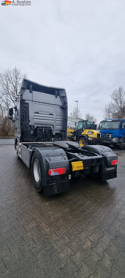 MAN 18.500 TGX Retarder, 2x Tank, Motorschaden !! - Vetopöytäauto: kuva MAN 18.500 TGX Retarder, 2x Tank, Motorschaden !! - Vetopöytäauto MAN 18.500 TGX Retarder, 2x Tank, Motorschaden !! - Vetopöytäauto: kuva MAN 18.500 TGX Retarder, 2x Tank, Motorschaden !! - Vetopöytäauto