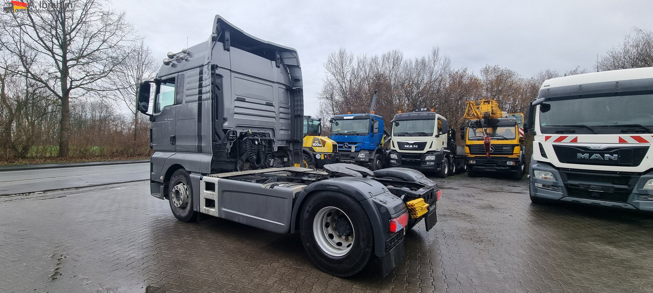 MAN 18.500 TGX Retarder, 2x Tank, Motorschaden !! - Vetopöytäauto: kuva MAN 18.500 TGX Retarder, 2x Tank, Motorschaden !! - Vetopöytäauto MAN 18.500 TGX Retarder, 2x Tank, Motorschaden !! - Vetopöytäauto: kuva MAN 18.500 TGX Retarder, 2x Tank, Motorschaden !! - Vetopöytäauto
