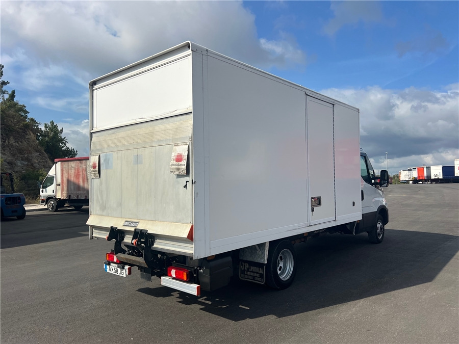 Iveco 35C16HA8 - Jakeluauto: kuva Iveco 35C16HA8 - Jakeluauto Iveco 35C16HA8 - Jakeluauto: kuva Iveco 35C16HA8 - Jakeluauto