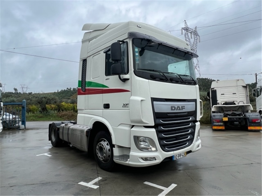 DAF XF 460 - Vetopöytäauto: kuva DAF XF 460 - Vetopöytäauto DAF XF 460 - Vetopöytäauto: kuva DAF XF 460 - Vetopöytäauto