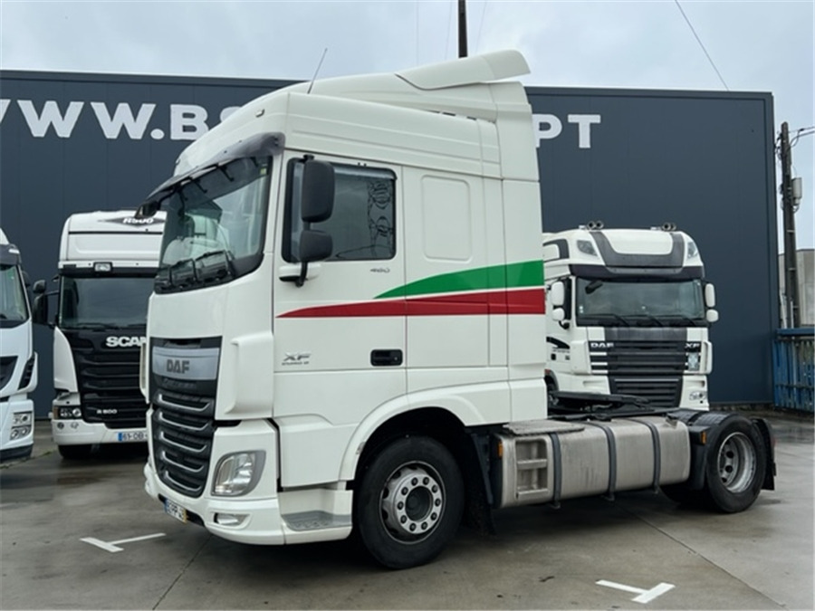 DAF XF 460 - Vetopöytäauto: kuva DAF XF 460 - Vetopöytäauto DAF XF 460 - Vetopöytäauto: kuva DAF XF 460 - Vetopöytäauto