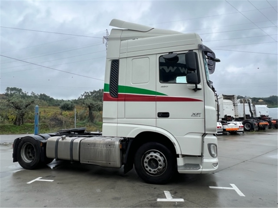 DAF XF 460 - Vetopöytäauto: kuva DAF XF 460 - Vetopöytäauto DAF XF 460 - Vetopöytäauto: kuva DAF XF 460 - Vetopöytäauto