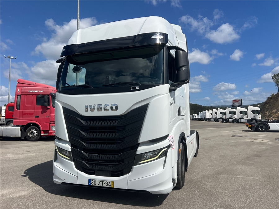 Iveco S-WAY 460 - Vetopöytäauto: kuva Iveco S-WAY 460 - Vetopöytäauto Iveco S-WAY 460 - Vetopöytäauto: kuva Iveco S-WAY 460 - Vetopöytäauto