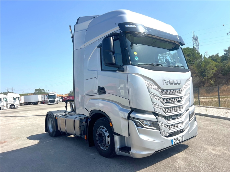 Iveco S-WAY 500 - Vetopöytäauto: kuva Iveco S-WAY 500 - Vetopöytäauto Iveco S-WAY 500 - Vetopöytäauto: kuva Iveco S-WAY 500 - Vetopöytäauto