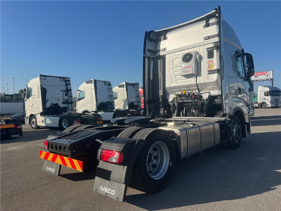 Iveco S-WAY 500 - Vetopöytäauto: kuva Iveco S-WAY 500 - Vetopöytäauto Iveco S-WAY 500 - Vetopöytäauto: kuva Iveco S-WAY 500 - Vetopöytäauto