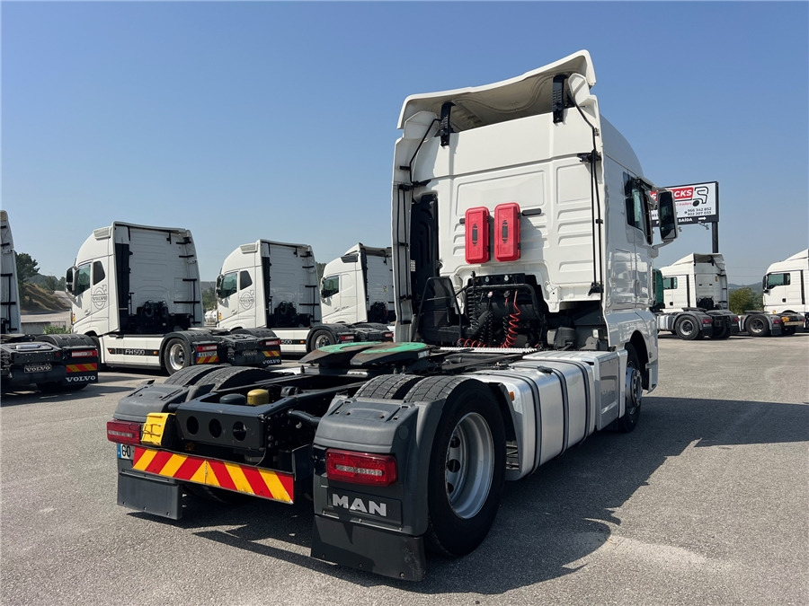 MAN TGX 18.460 - Vetopöytäauto: kuva MAN TGX 18.460 - Vetopöytäauto MAN TGX 18.460 - Vetopöytäauto: kuva MAN TGX 18.460 - Vetopöytäauto