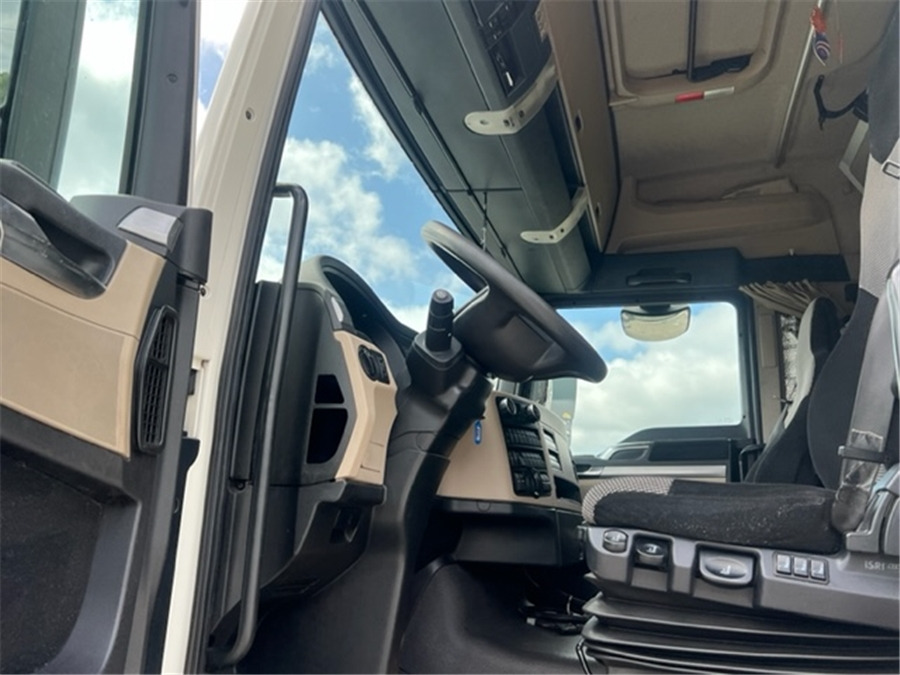 MAN TGX 18.460 - Vetopöytäauto: kuva MAN TGX 18.460 - Vetopöytäauto MAN TGX 18.460 - Vetopöytäauto: kuva MAN TGX 18.460 - Vetopöytäauto