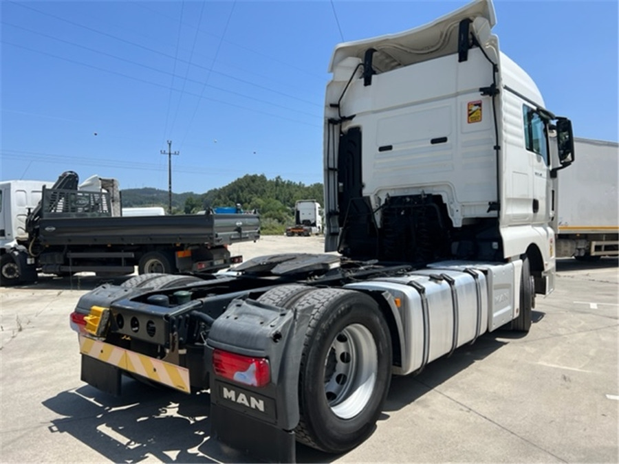 MAN TGX 18.460 - Vetopöytäauto: kuva MAN TGX 18.460 - Vetopöytäauto MAN TGX 18.460 - Vetopöytäauto: kuva MAN TGX 18.460 - Vetopöytäauto