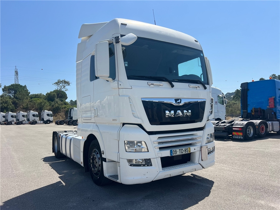 MAN TGX 18.460 - Vetopöytäauto: kuva MAN TGX 18.460 - Vetopöytäauto MAN TGX 18.460 - Vetopöytäauto: kuva MAN TGX 18.460 - Vetopöytäauto