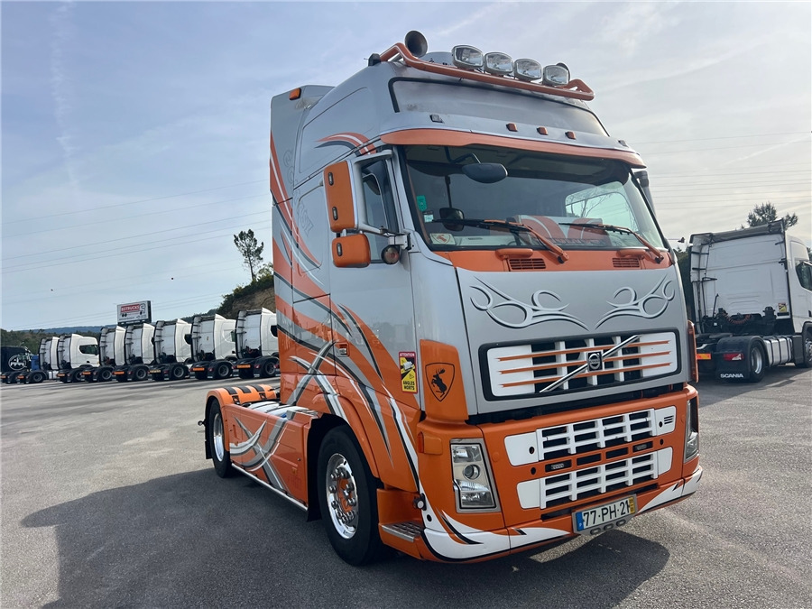 Volvo FH 16 - Vetopöytäauto: kuva Volvo FH 16 - Vetopöytäauto Volvo FH 16 - Vetopöytäauto: kuva Volvo FH 16 - Vetopöytäauto
