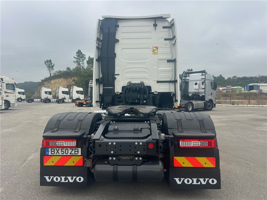 Volvo FH500 / RETARDER / BJ2021 - Vetopöytäauto: kuva Volvo FH500 / RETARDER / BJ2021 - Vetopöytäauto Volvo FH500 / RETARDER / BJ2021 - Vetopöytäauto: kuva Volvo FH500 / RETARDER / BJ2021 - Vetopöytäauto