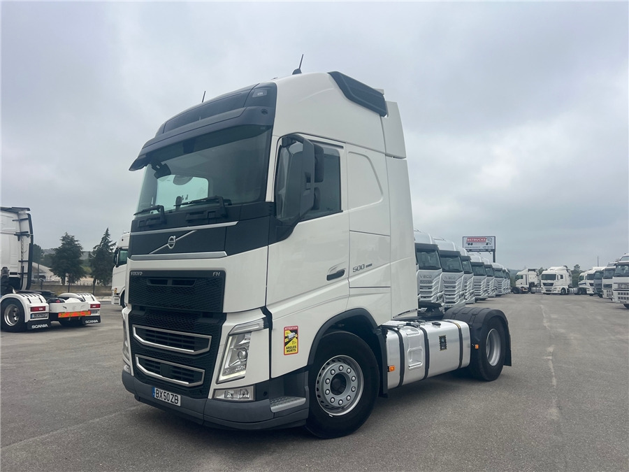 Volvo FH500 / RETARDER / BJ2021 - Vetopöytäauto: kuva Volvo FH500 / RETARDER / BJ2021 - Vetopöytäauto Volvo FH500 / RETARDER / BJ2021 - Vetopöytäauto: kuva Volvo FH500 / RETARDER / BJ2021 - Vetopöytäauto