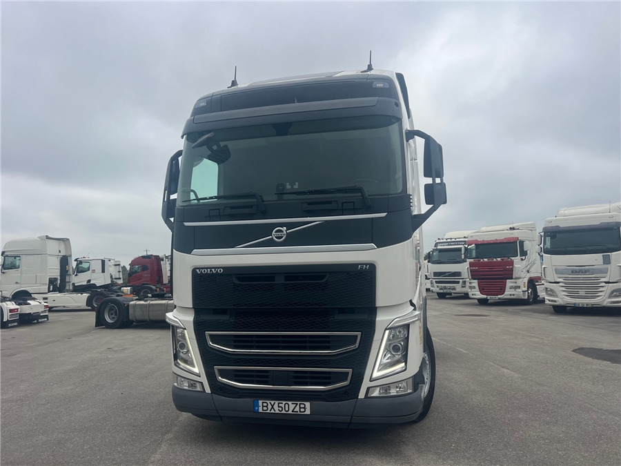 Volvo FH500 / RETARDER / BJ2021 - Vetopöytäauto: kuva Volvo FH500 / RETARDER / BJ2021 - Vetopöytäauto Volvo FH500 / RETARDER / BJ2021 - Vetopöytäauto: kuva Volvo FH500 / RETARDER / BJ2021 - Vetopöytäauto