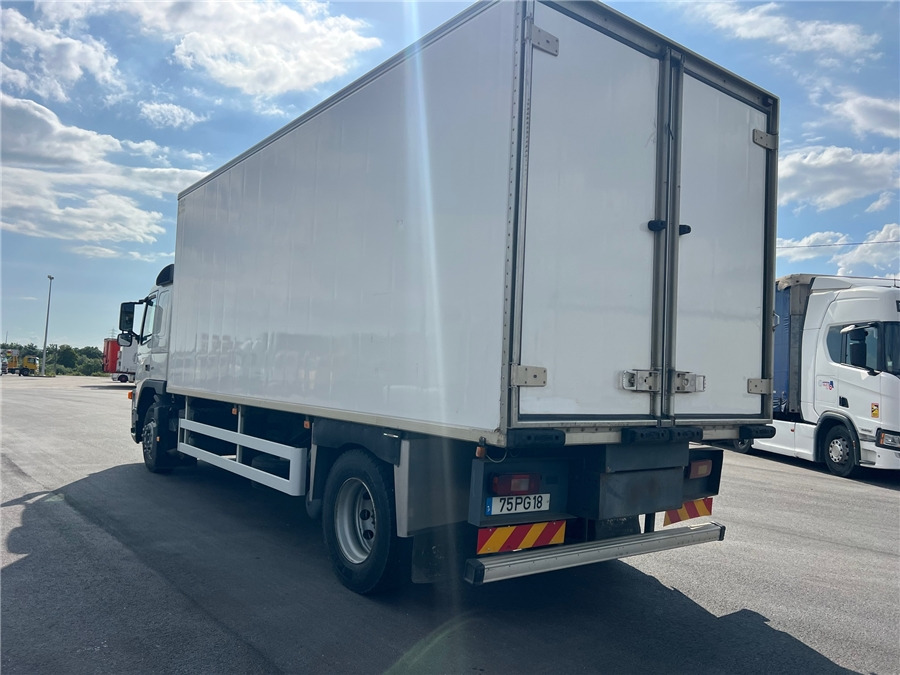 Volvo FM 9 - Refrigeraattori kuorma-auto: kuva Volvo FM 9 - Refrigeraattori kuorma-auto Volvo FM 9 - Refrigeraattori kuorma-auto: kuva Volvo FM 9 - Refrigeraattori kuorma-auto