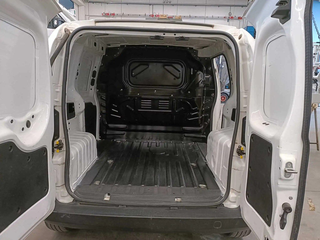 FIAT FIORINO SX - Pakettiauto: kuva FIAT FIORINO SX - Pakettiauto FIAT FIORINO SX - Pakettiauto: kuva FIAT FIORINO SX - Pakettiauto