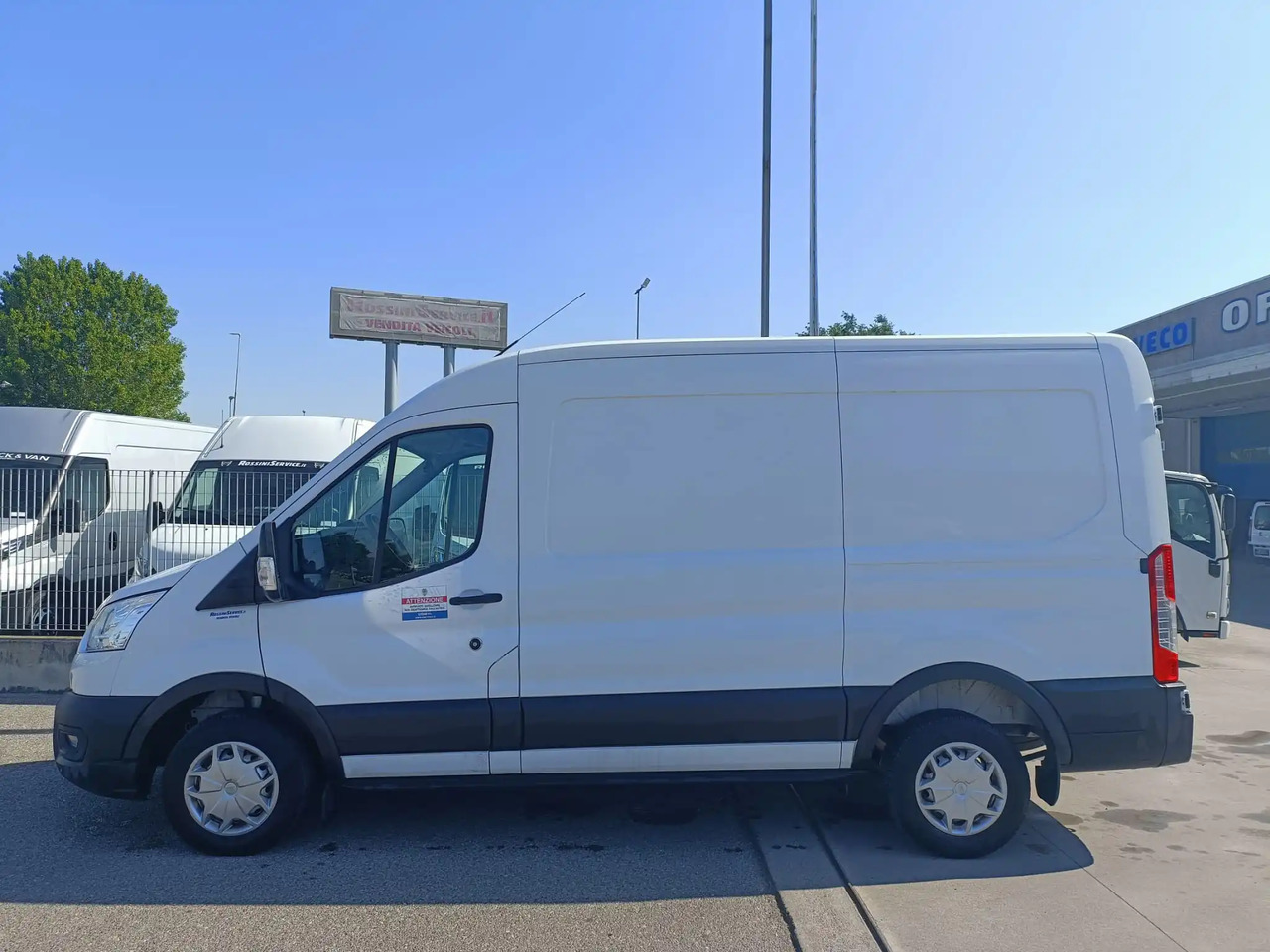 FORD TRANSIT FURGONE STANDARD - Pakettiauto: kuva FORD TRANSIT FURGONE STANDARD - Pakettiauto FORD TRANSIT FURGONE STANDARD - Pakettiauto: kuva FORD TRANSIT FURGONE STANDARD - Pakettiauto