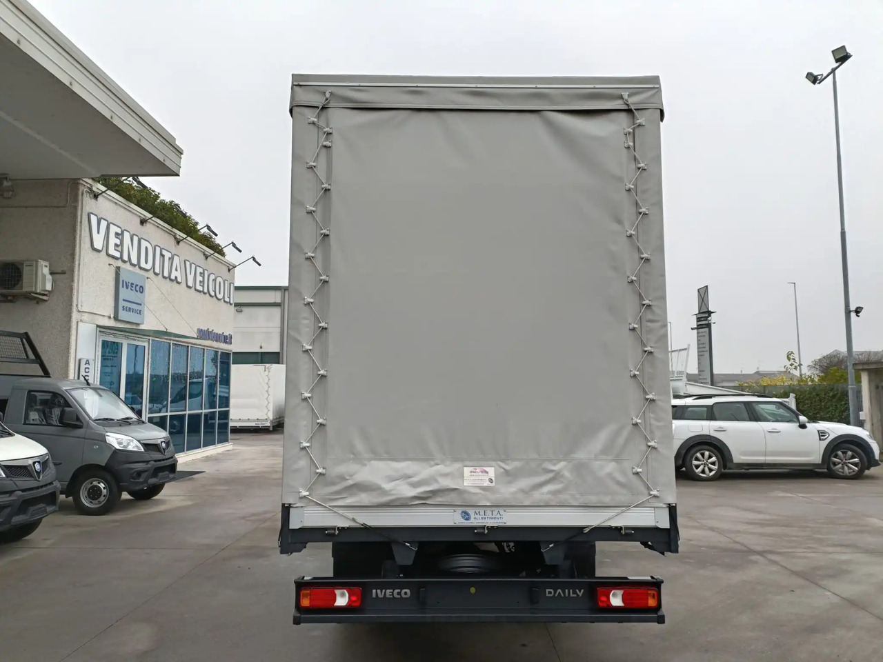 IVECO DAILY 35C16 3000 cc KM 0 - Pressukapelli tavara-auto: kuva IVECO DAILY 35C16 3000 cc KM 0 - Pressukapelli tavara-auto IVECO DAILY 35C16 3000 cc KM 0 - Pressukapelli tavara-auto: kuva IVECO DAILY 35C16 3000 cc KM 0 - Pressukapelli tavara-auto