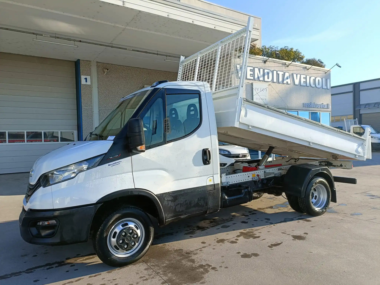 IVECO DAILY 35C16 CC 3.0 - Kippilava-auto: kuva IVECO DAILY 35C16 CC 3.0 - Kippilava-auto IVECO DAILY 35C16 CC 3.0 - Kippilava-auto: kuva IVECO DAILY 35C16 CC 3.0 - Kippilava-auto