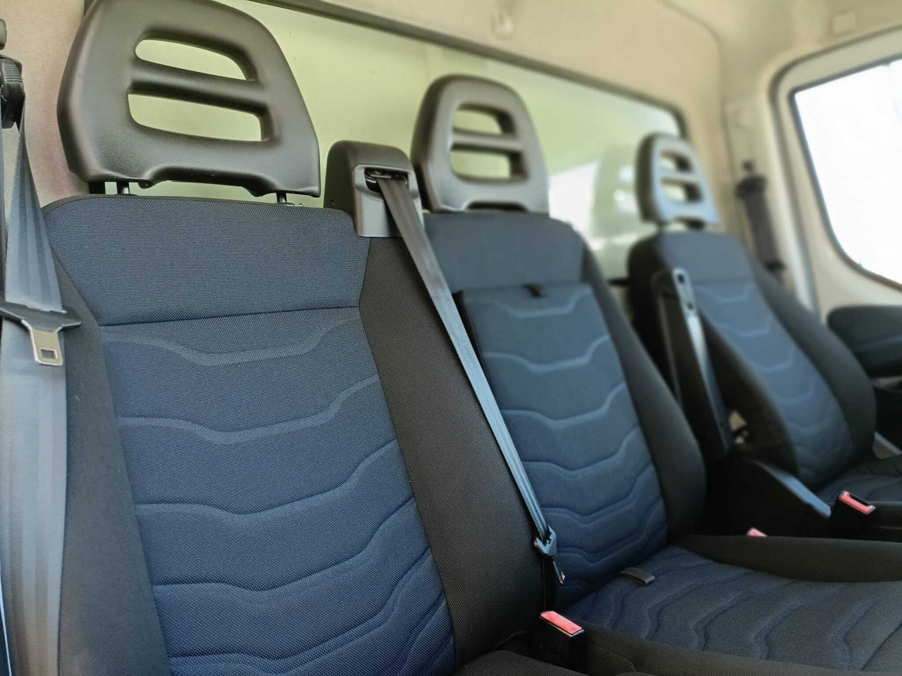 IVECO DAILY 60C18 RIBALTABILE CON GRU - Kippiauto kuorma-auto: kuva IVECO DAILY 60C18 RIBALTABILE CON GRU - Kippiauto kuorma-auto IVECO DAILY 60C18 RIBALTABILE CON GRU - Kippiauto kuorma-auto: kuva IVECO DAILY 60C18 RIBALTABILE CON GRU - Kippiauto kuorma-auto