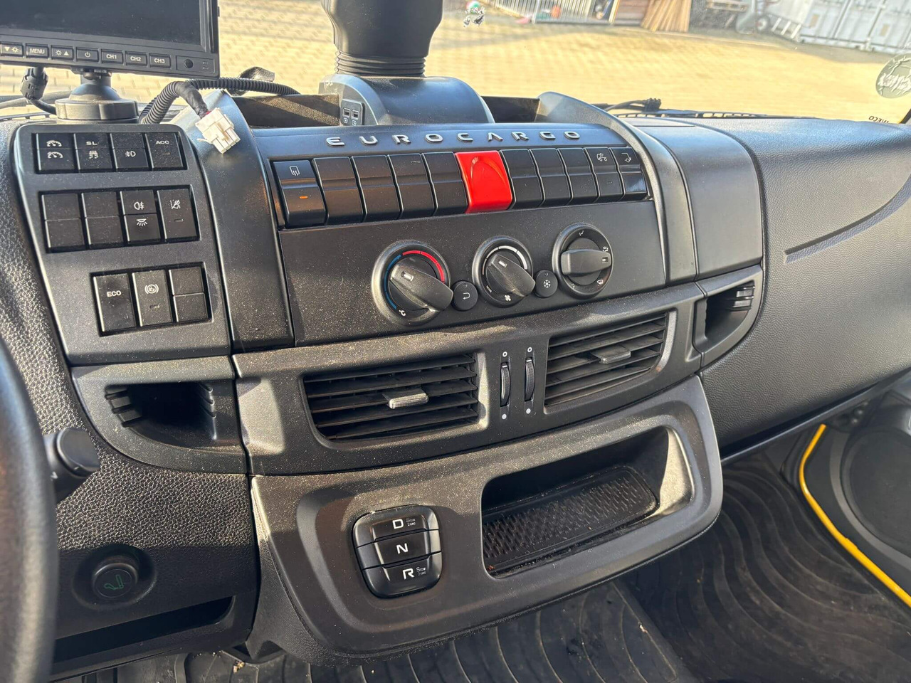 IVECO EUROCARGO 120E25P - Kuorma-auto alusta: kuva IVECO EUROCARGO 120E25P - Kuorma-auto alusta IVECO EUROCARGO 120E25P - Kuorma-auto alusta: kuva IVECO EUROCARGO 120E25P - Kuorma-auto alusta