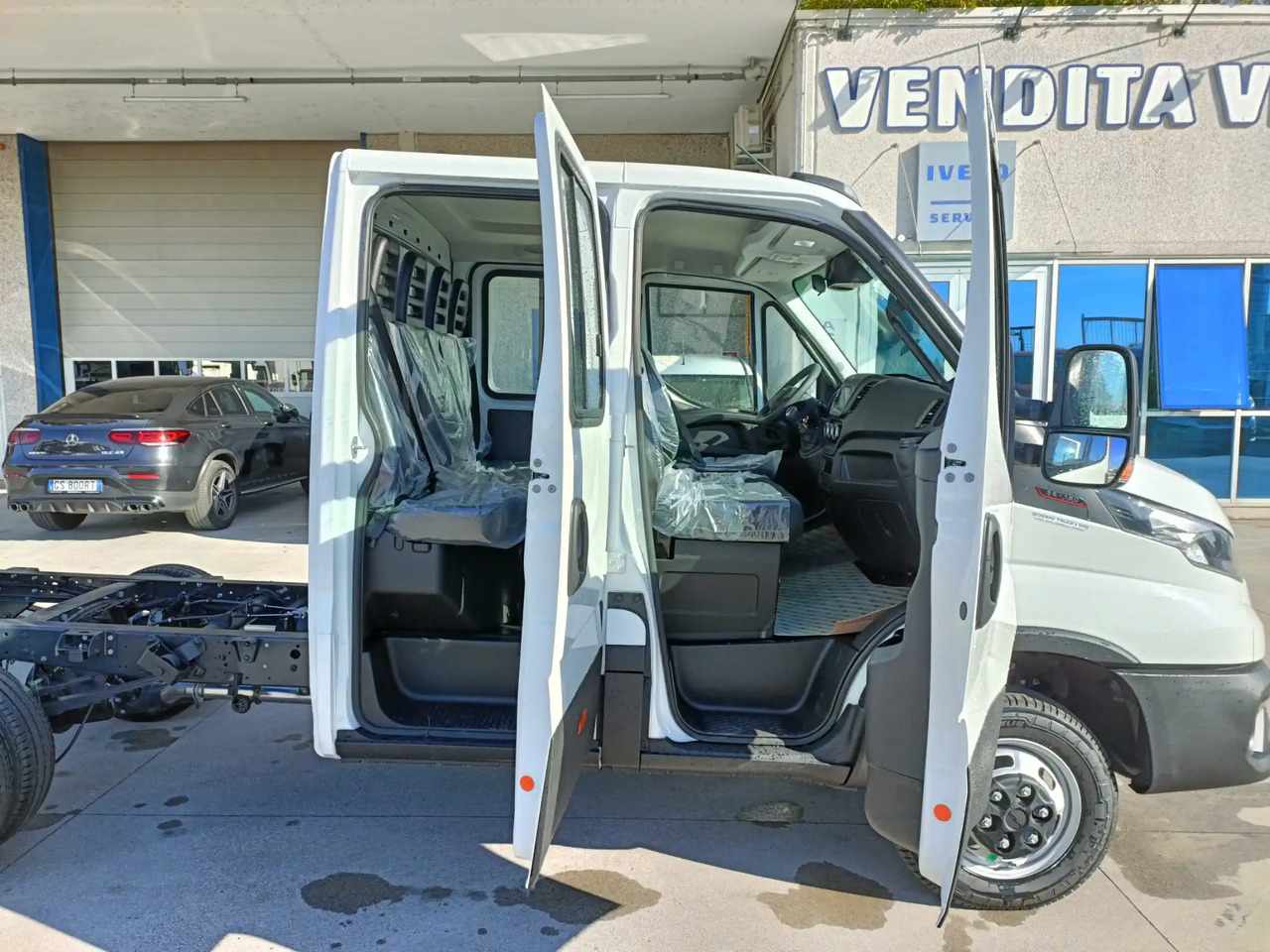 IVECO DAILY 35C16 DOPPIA CABINA 7 POSTI - Tavara-auto: kuva IVECO DAILY 35C16 DOPPIA CABINA 7 POSTI - Tavara-auto IVECO DAILY 35C16 DOPPIA CABINA 7 POSTI - Tavara-auto: kuva IVECO DAILY 35C16 DOPPIA CABINA 7 POSTI - Tavara-auto