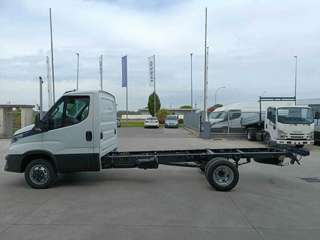 IVECO DAILY 35C18 MOD. 2025 A TELAIO NUOVO - Tavara-auto: kuva IVECO DAILY 35C18 MOD. 2025 A TELAIO NUOVO - Tavara-auto IVECO DAILY 35C18 MOD. 2025 A TELAIO NUOVO - Tavara-auto: kuva IVECO DAILY 35C18 MOD. 2025 A TELAIO NUOVO - Tavara-auto