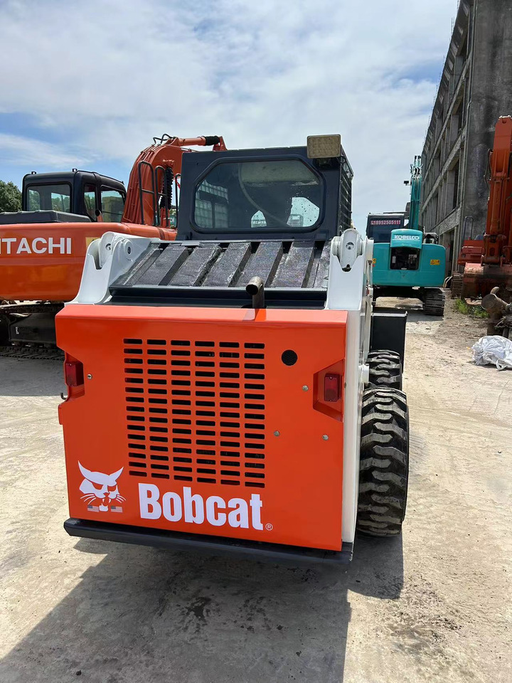 Bobcat S160 - Liukuohjattu kuormaaja: kuva Bobcat S160 - Liukuohjattu kuormaaja Bobcat S160 - Liukuohjattu kuormaaja: kuva Bobcat S160 - Liukuohjattu kuormaaja