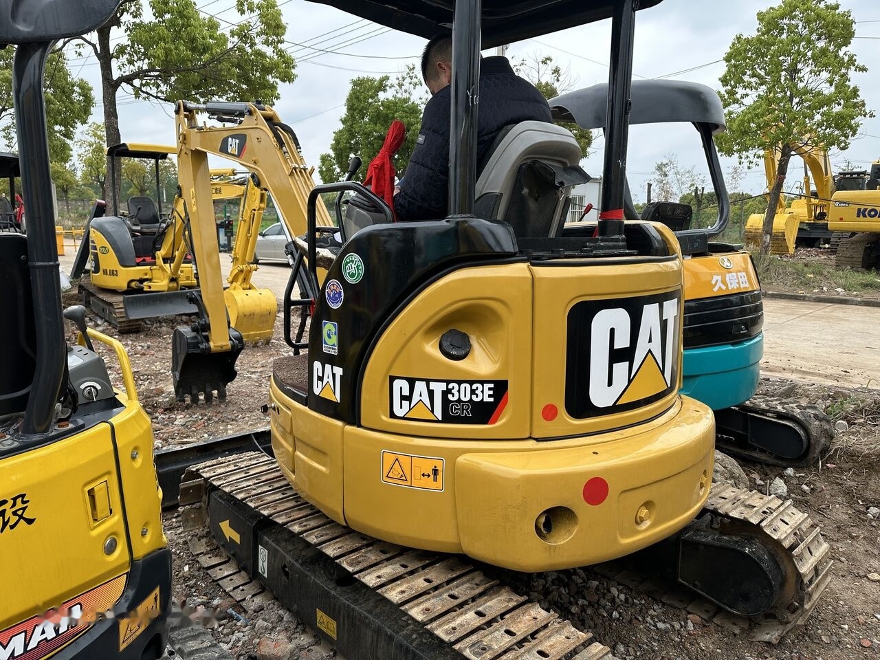 Caterpillar 303E - Minikuormaaja: kuva Caterpillar 303E - Minikuormaaja Caterpillar 303E - Minikuormaaja: kuva Caterpillar 303E - Minikuormaaja