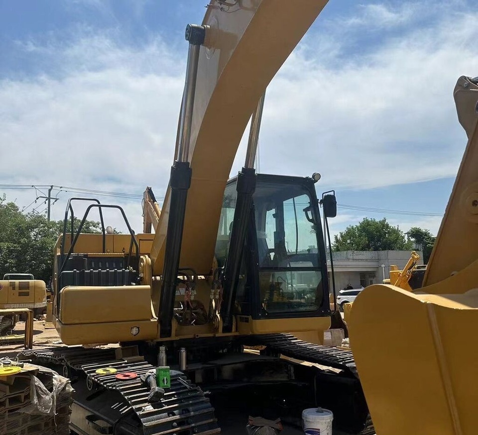 Caterpillar 330GC - Telakaivukone: kuva Caterpillar 330GC - Telakaivukone Caterpillar 330GC - Telakaivukone: kuva Caterpillar 330GC - Telakaivukone