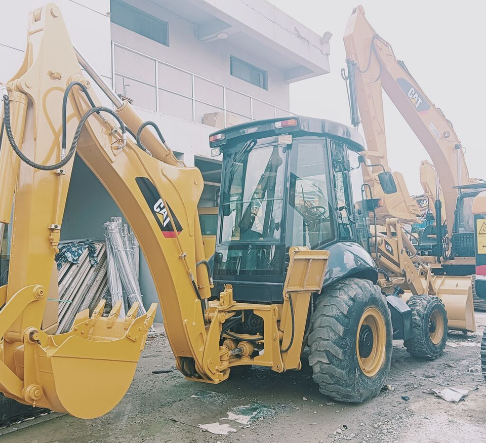 Caterpillar 430F - Kaivuri-trukki: kuva Caterpillar 430F - Kaivuri-trukki Caterpillar 430F - Kaivuri-trukki: kuva Caterpillar 430F - Kaivuri-trukki