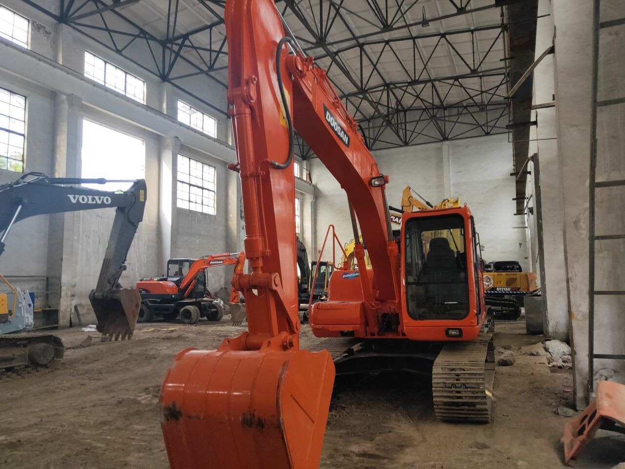 Doosan DH150LC-7 - Telakaivukone: kuva Doosan DH150LC-7 - Telakaivukone Doosan DH150LC-7 - Telakaivukone: kuva Doosan DH150LC-7 - Telakaivukone