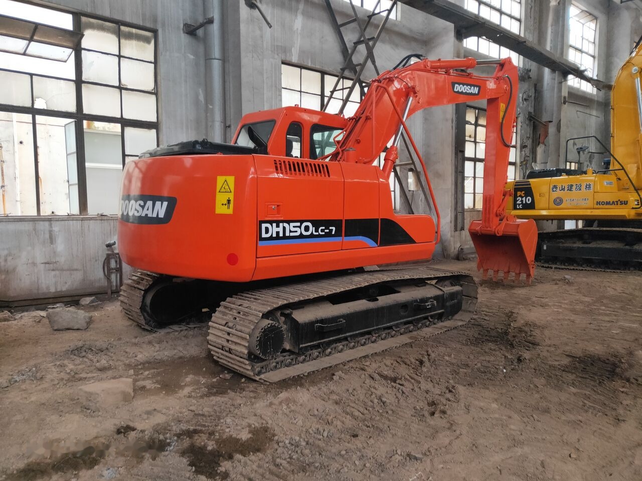 Doosan DH150LC-7 - Telakaivukone: kuva Doosan DH150LC-7 - Telakaivukone Doosan DH150LC-7 - Telakaivukone: kuva Doosan DH150LC-7 - Telakaivukone