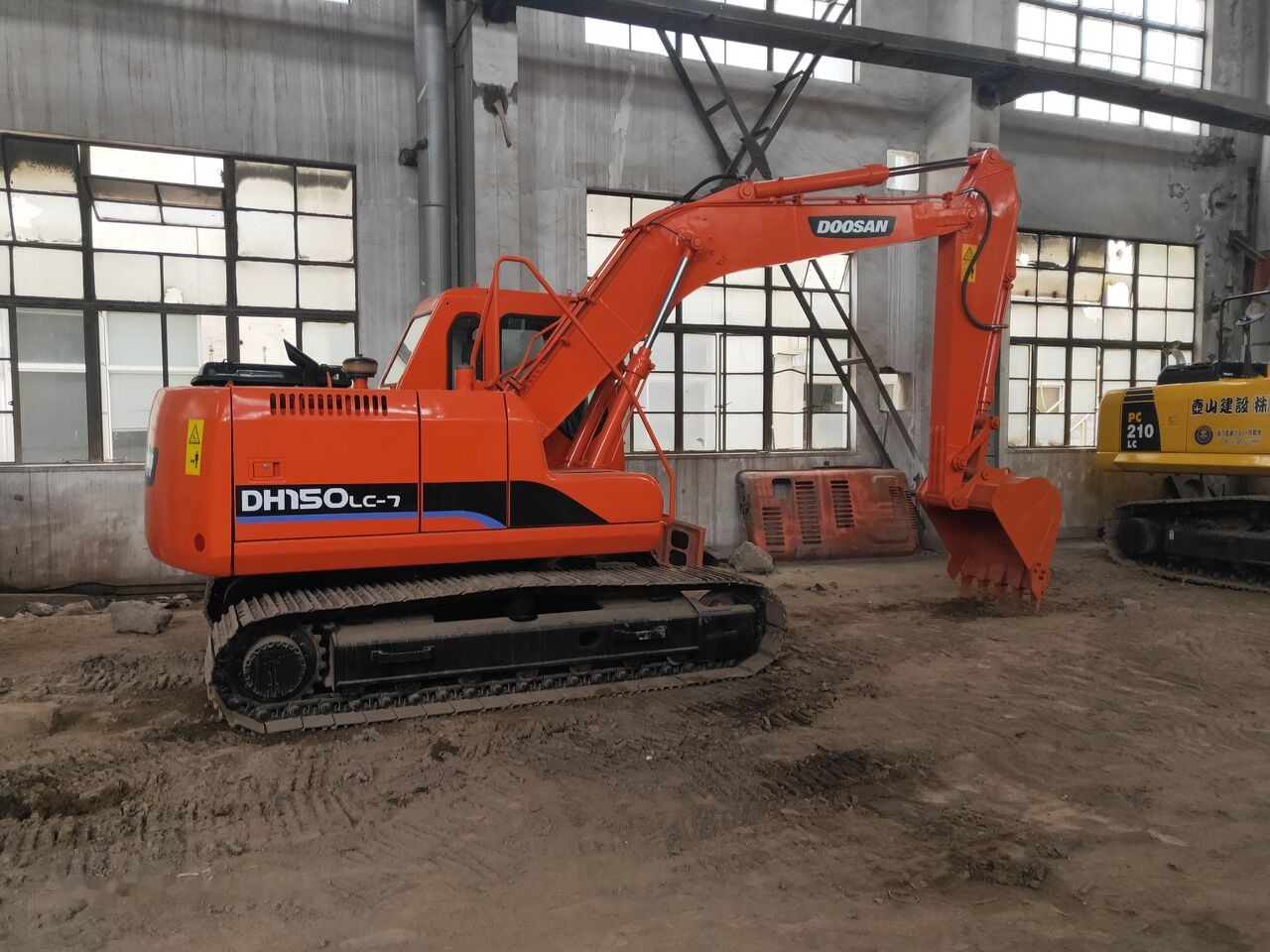 Doosan DH150LC-7 - Telakaivukone: kuva Doosan DH150LC-7 - Telakaivukone Doosan DH150LC-7 - Telakaivukone: kuva Doosan DH150LC-7 - Telakaivukone