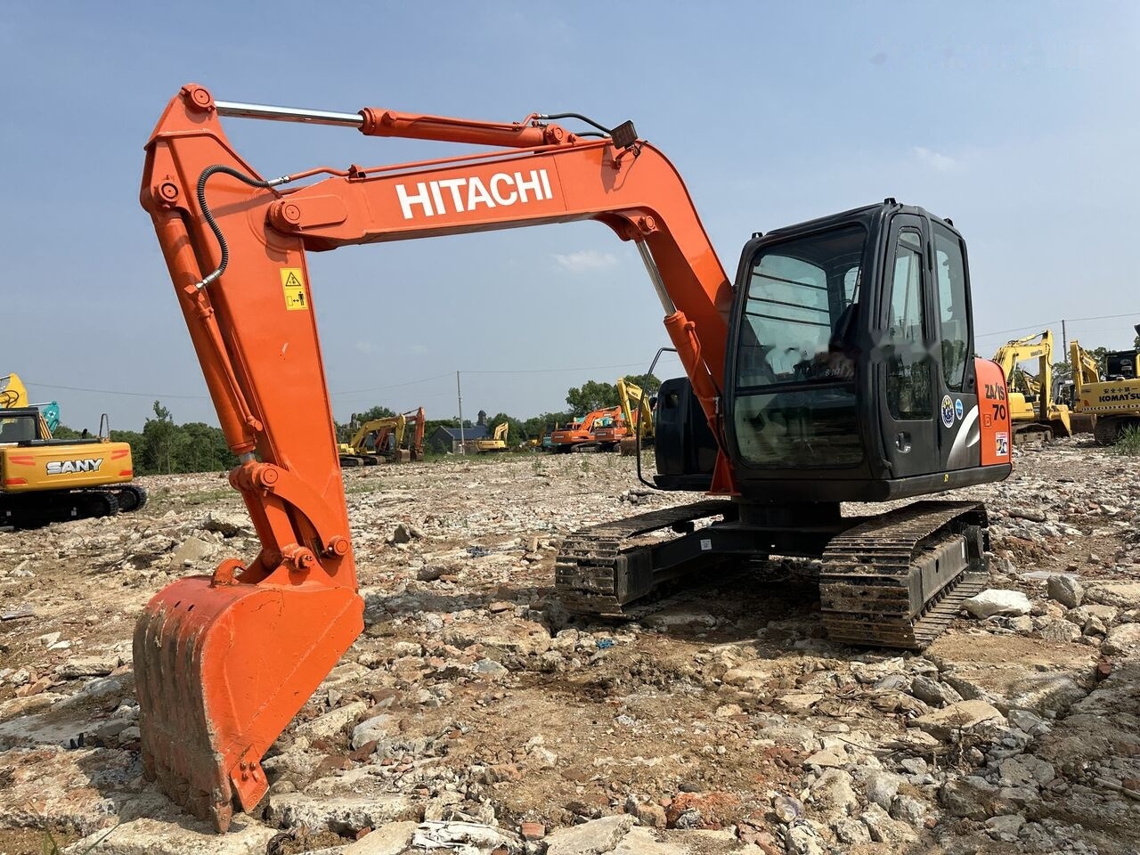 Hitachi ZX70 - Minikuormaaja: kuva Hitachi ZX70 - Minikuormaaja Hitachi ZX70 - Minikuormaaja: kuva Hitachi ZX70 - Minikuormaaja