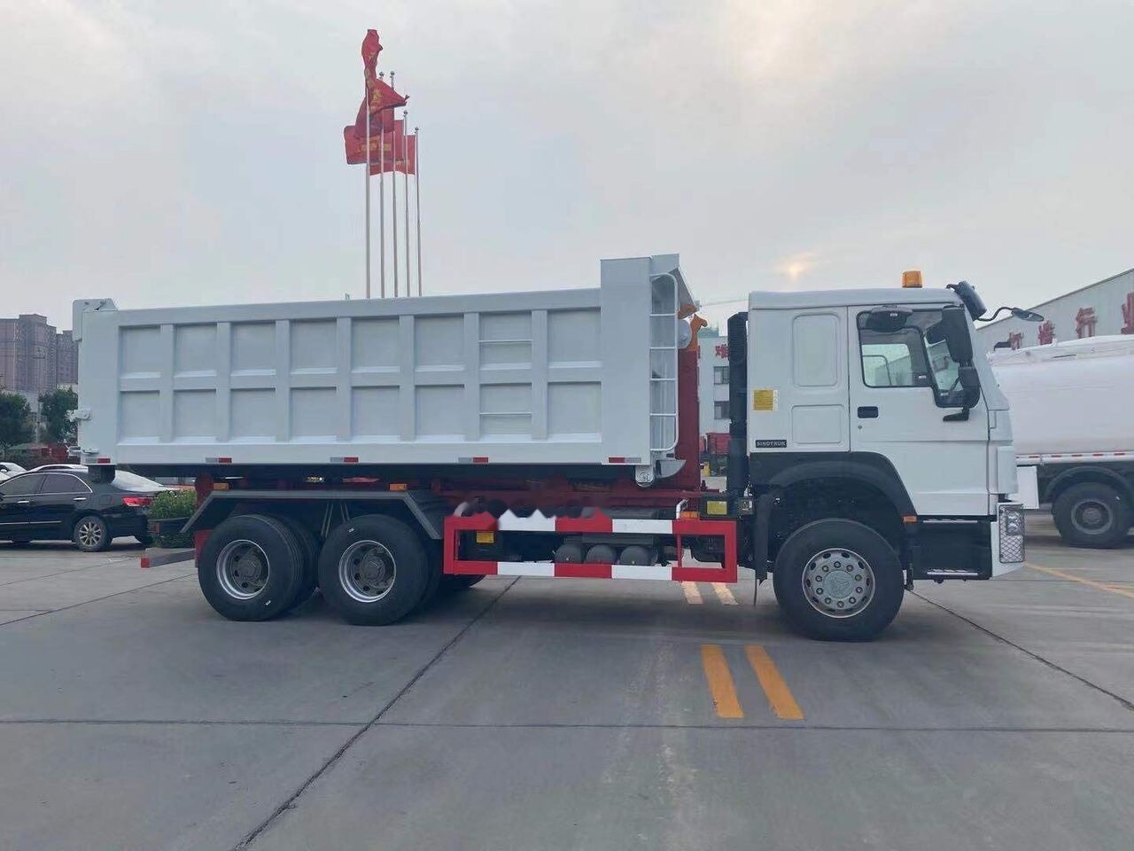 Howo 371 - Kippiauto kuorma-auto: kuva Howo 371 - Kippiauto kuorma-auto Howo 371 - Kippiauto kuorma-auto: kuva Howo 371 - Kippiauto kuorma-auto