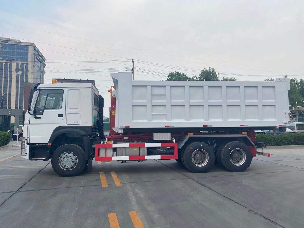 Howo 371 - Kippiauto kuorma-auto: kuva Howo 371 - Kippiauto kuorma-auto Howo 371 - Kippiauto kuorma-auto: kuva Howo 371 - Kippiauto kuorma-auto