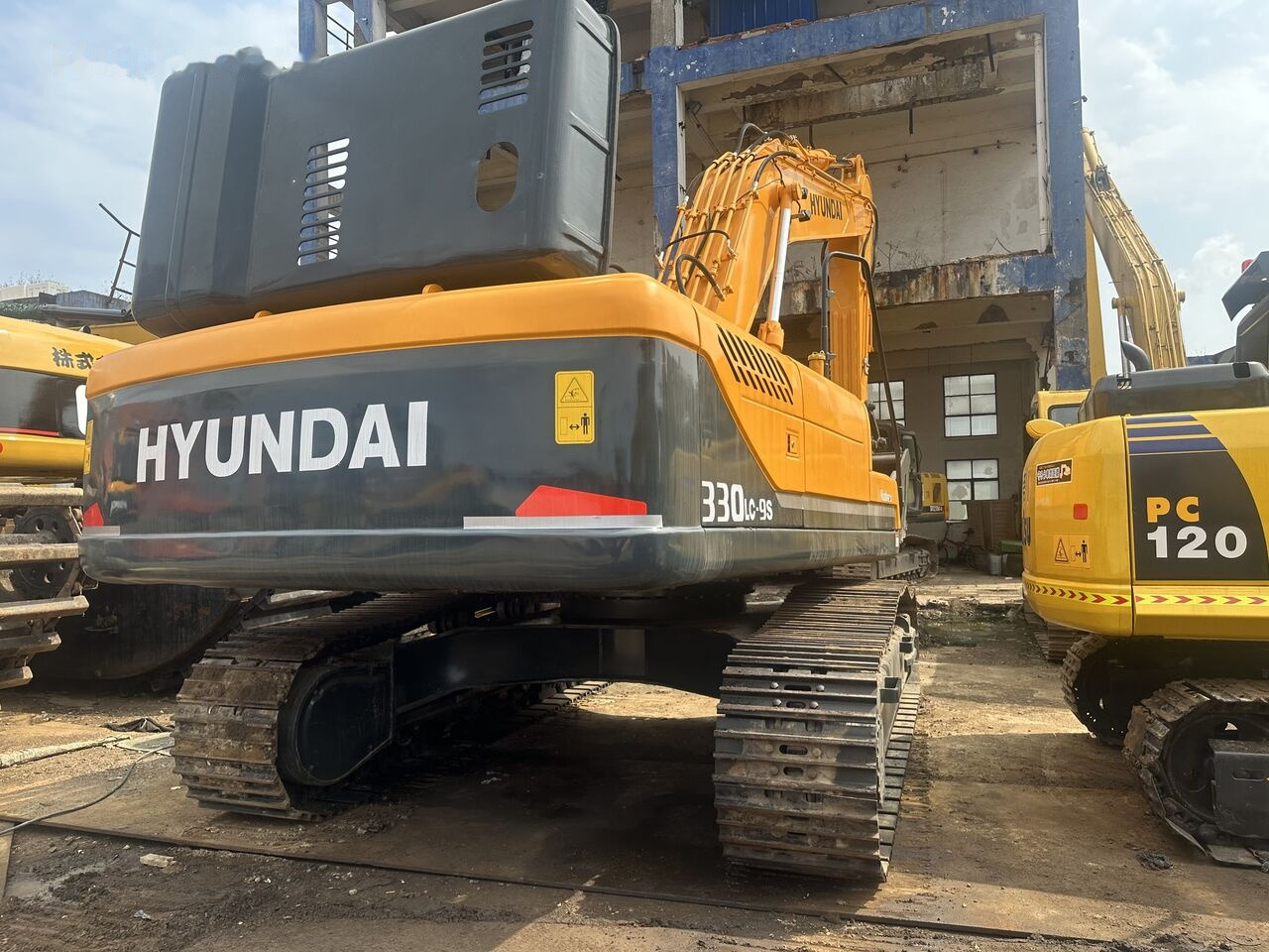 Hyundai R330LC-9S - Telakaivukone: kuva Hyundai R330LC-9S - Telakaivukone Hyundai R330LC-9S - Telakaivukone: kuva Hyundai R330LC-9S - Telakaivukone