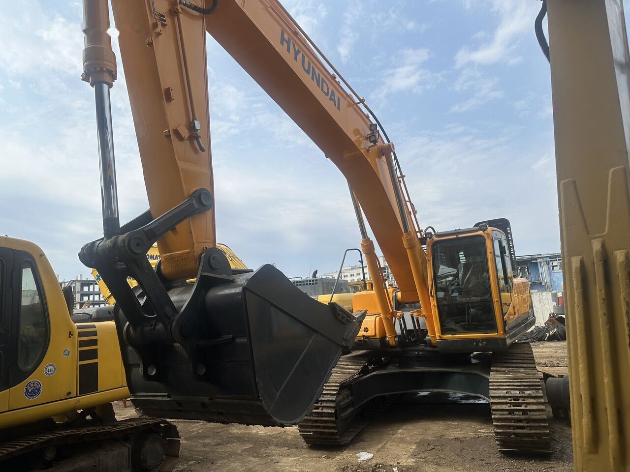 Hyundai R330LC-9S - Telakaivukone: kuva Hyundai R330LC-9S - Telakaivukone Hyundai R330LC-9S - Telakaivukone: kuva Hyundai R330LC-9S - Telakaivukone