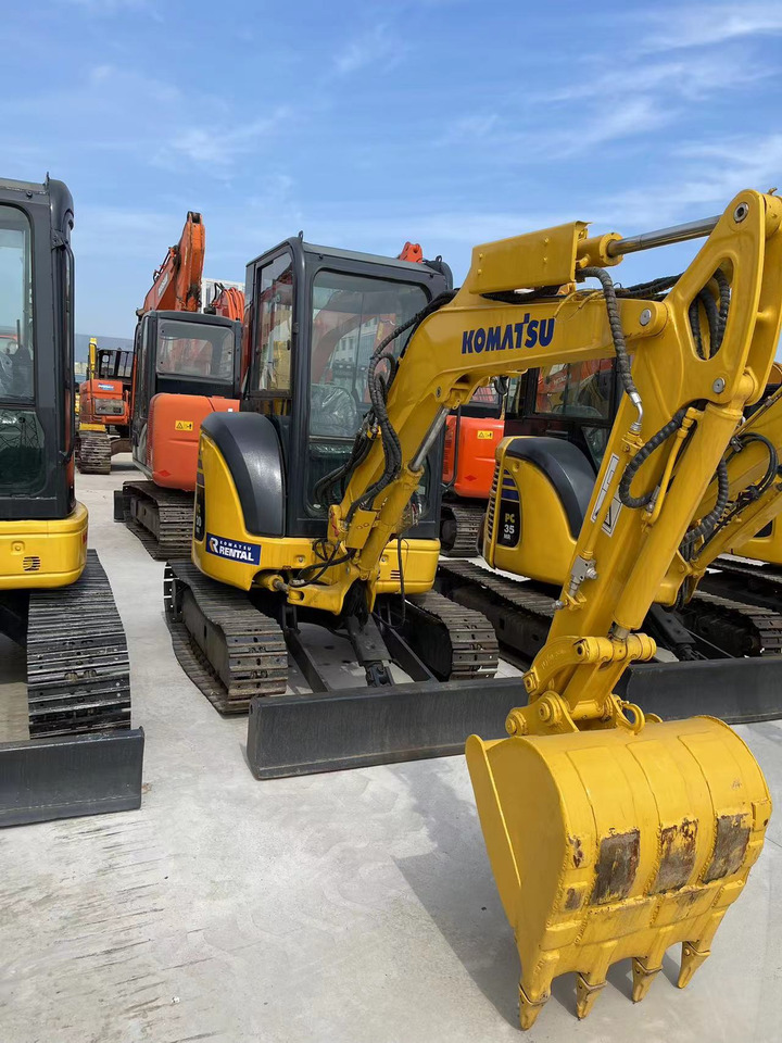 KOMATSU PC30MR-3 - Minikuormaaja: kuva KOMATSU PC30MR-3 - Minikuormaaja KOMATSU PC30MR-3 - Minikuormaaja: kuva KOMATSU PC30MR-3 - Minikuormaaja