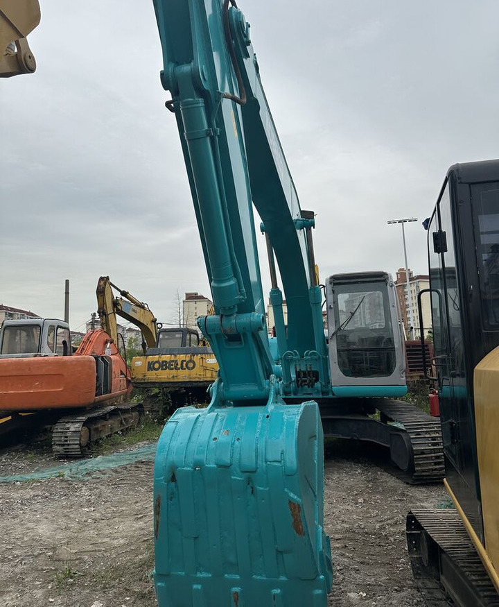 Kobelco SK200 - Telakaivukone: kuva Kobelco SK200 - Telakaivukone Kobelco SK200 - Telakaivukone: kuva Kobelco SK200 - Telakaivukone