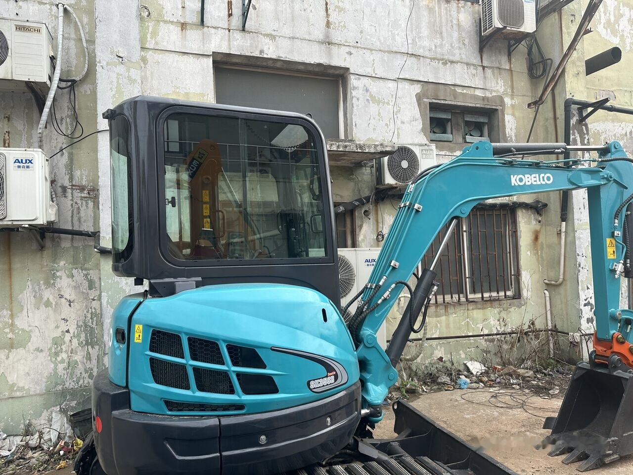 Kobelco SK35SR-5 - Minikuormaaja: kuva Kobelco SK35SR-5 - Minikuormaaja Kobelco SK35SR-5 - Minikuormaaja: kuva Kobelco SK35SR-5 - Minikuormaaja