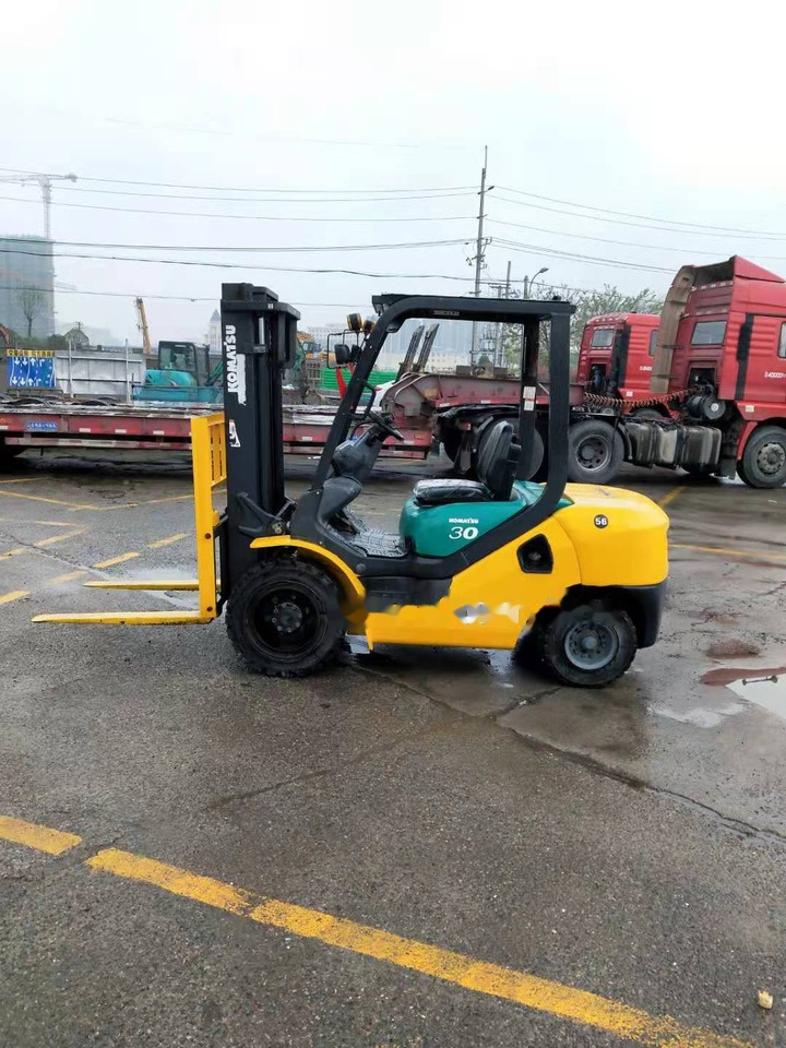 Komatsu FD30 - Dieseltrukki: kuva Komatsu FD30 - Dieseltrukki Komatsu FD30 - Dieseltrukki: kuva Komatsu FD30 - Dieseltrukki