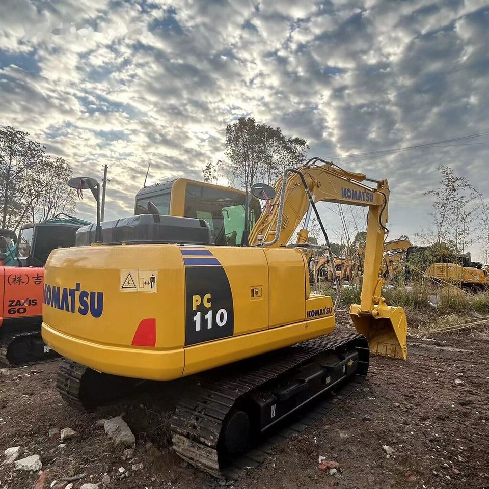 Komatsu PC110 - Telakaivukone: kuva Komatsu PC110 - Telakaivukone Komatsu PC110 - Telakaivukone: kuva Komatsu PC110 - Telakaivukone