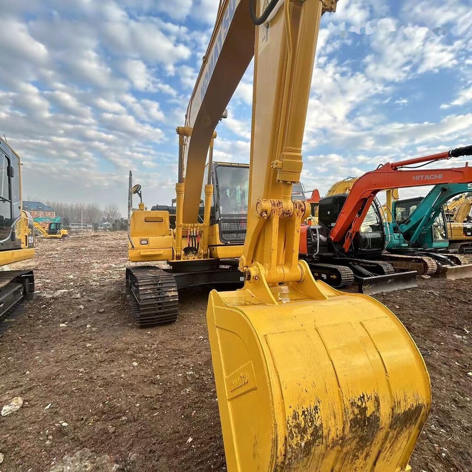 Komatsu PC110 - Telakaivukone: kuva Komatsu PC110 - Telakaivukone Komatsu PC110 - Telakaivukone: kuva Komatsu PC110 - Telakaivukone