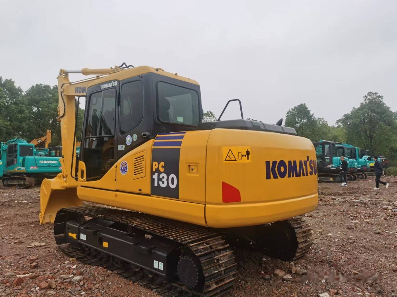 Komatsu PC130 - Telakaivukone: kuva Komatsu PC130 - Telakaivukone Komatsu PC130 - Telakaivukone: kuva Komatsu PC130 - Telakaivukone